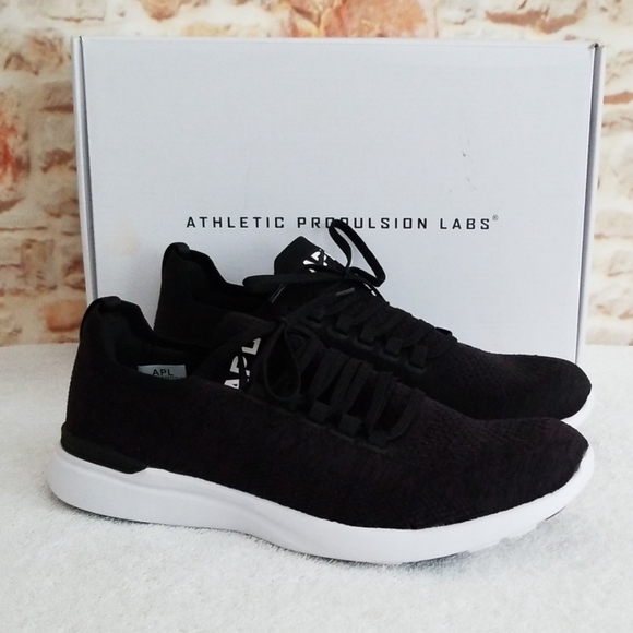 apl techloom breeze knit running shoe